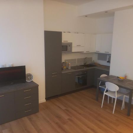 Apartmán Bilocale 7 Piano Balcone Vista Skyline Milán Exteriér fotografie
